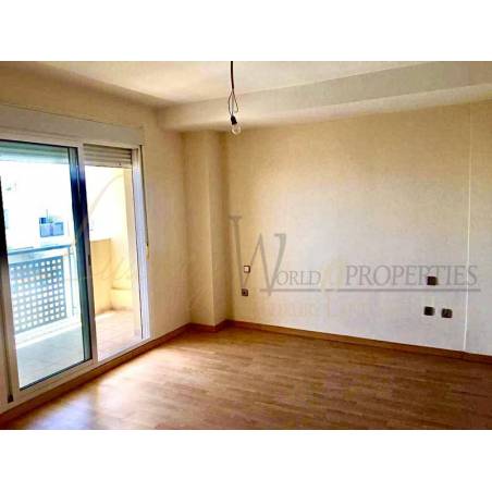 Sprzedaż - Nieruchomości - Dom / Apartament - Calle Beirut 1