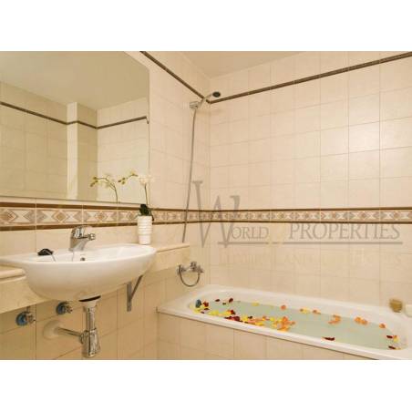 Sprzedaż - Nieruchomości - Dom / Apartament - Avenida Madroñal 2